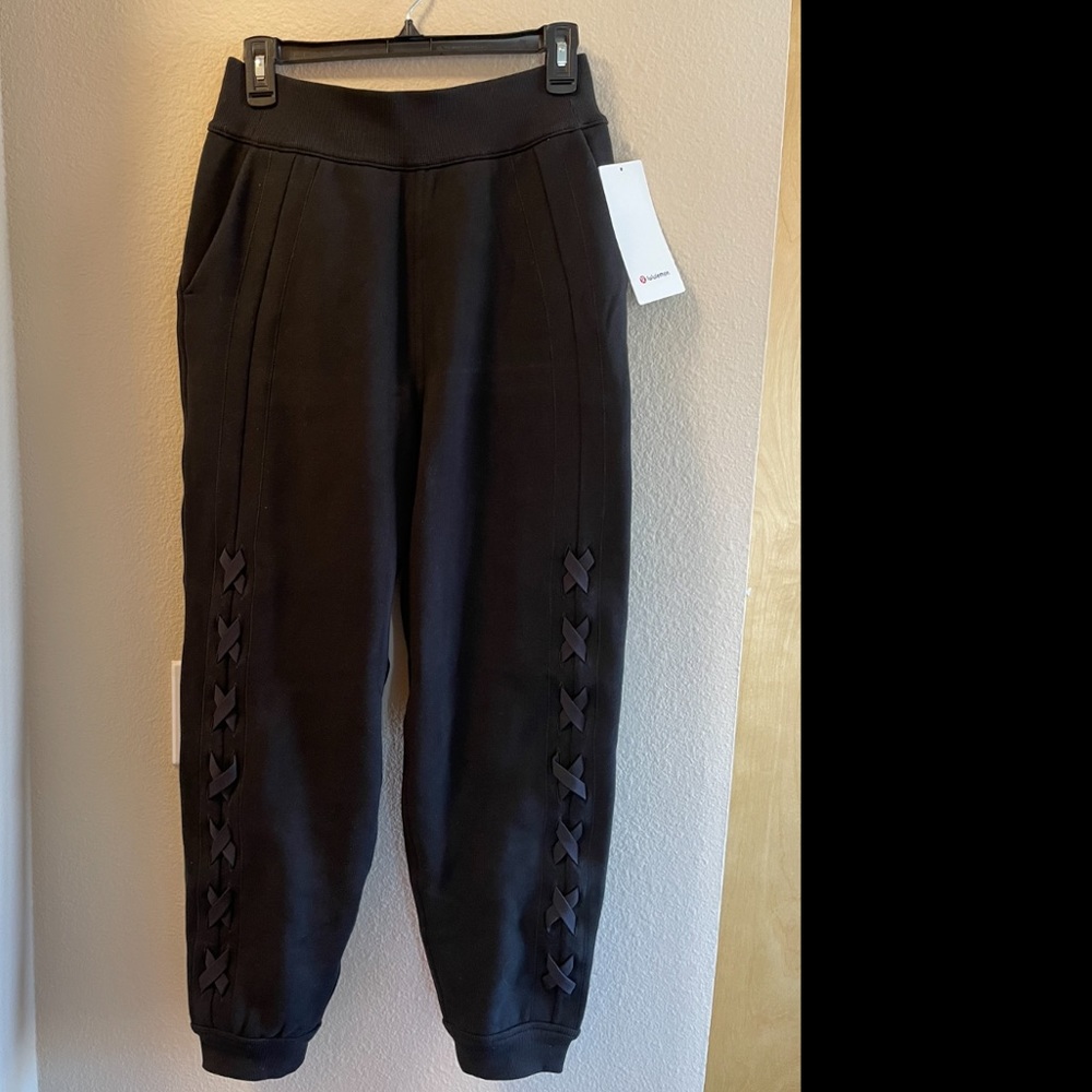 Lululemon jogger sweatpants with braided detail size 8
